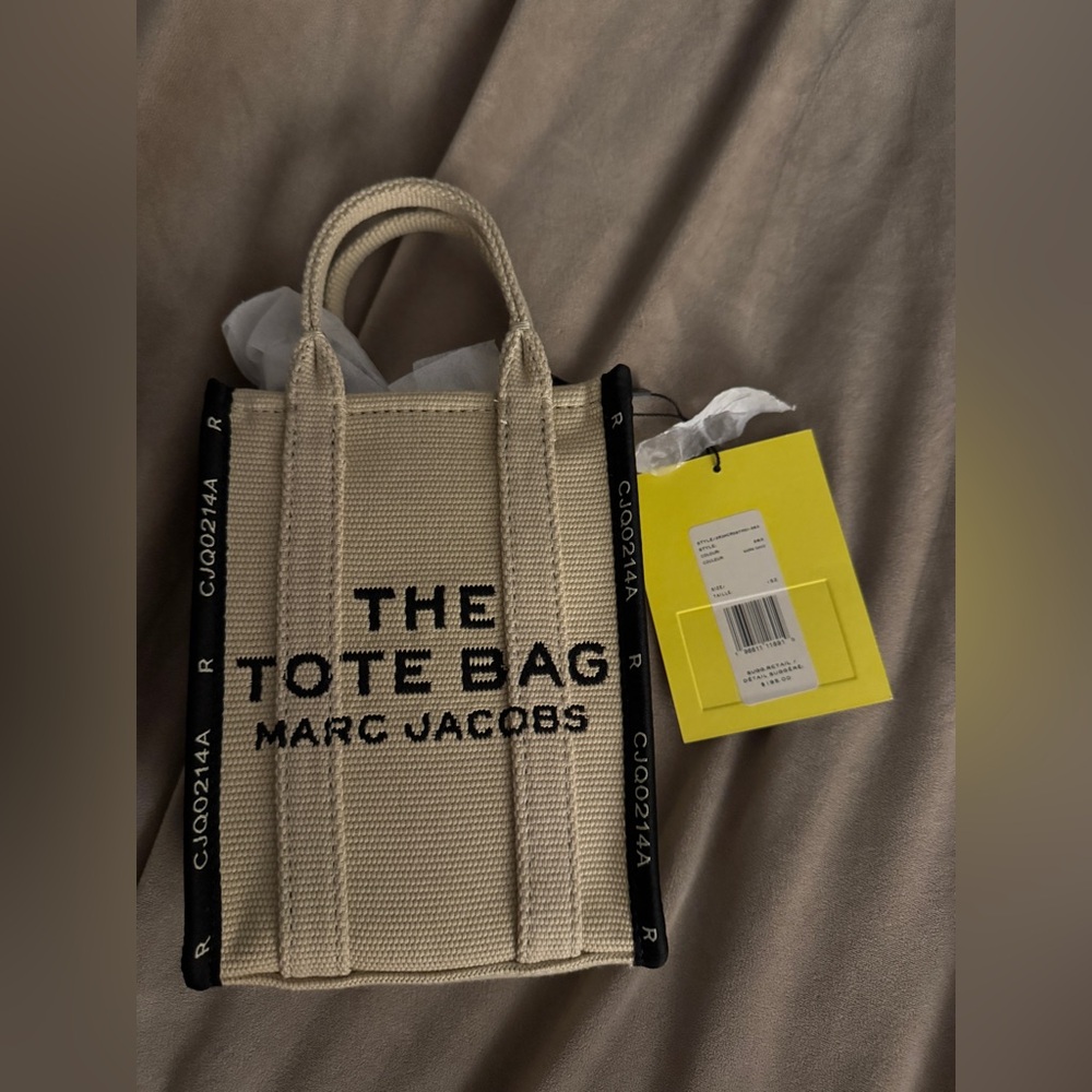 Marc Jacob’s tote crossbody bag